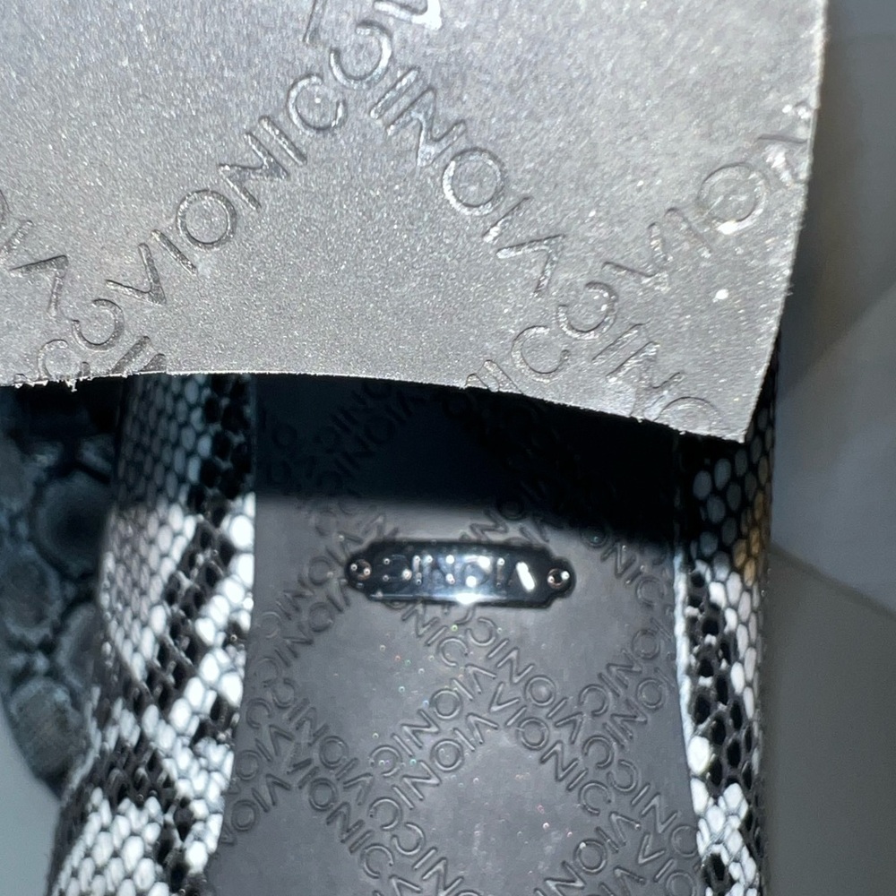 Vionic Black and White Snake Pattern Heels - Picture 3 of 6
